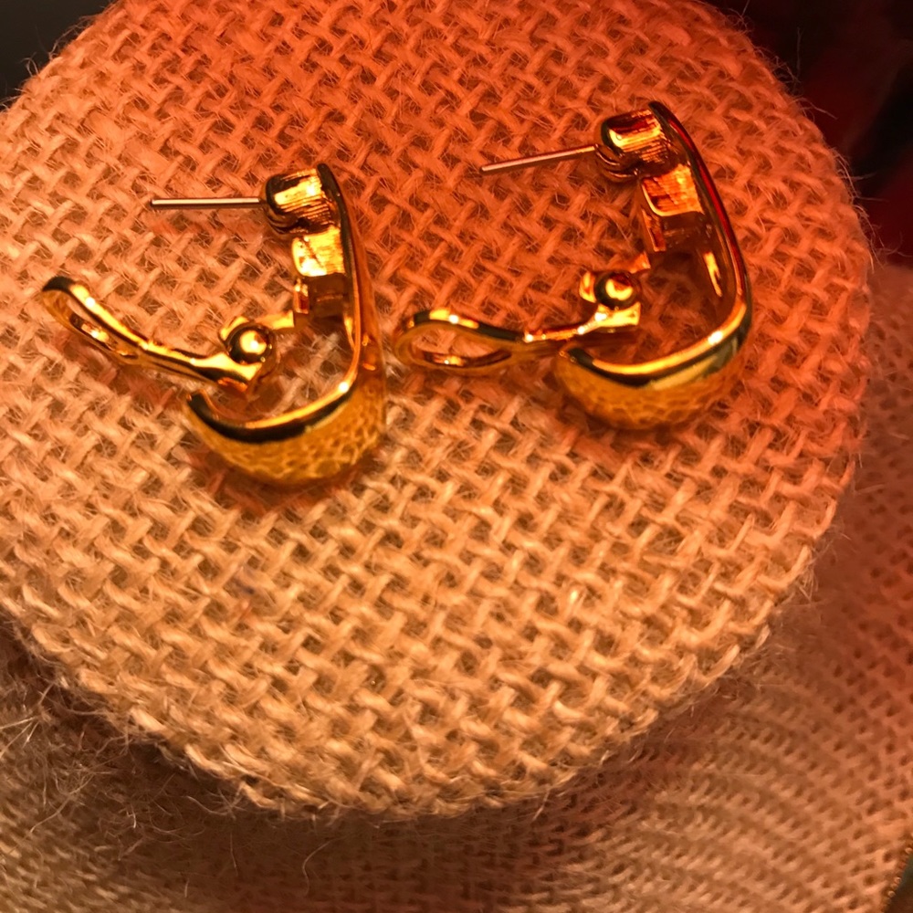 Jewelry - Picture 3 of 5